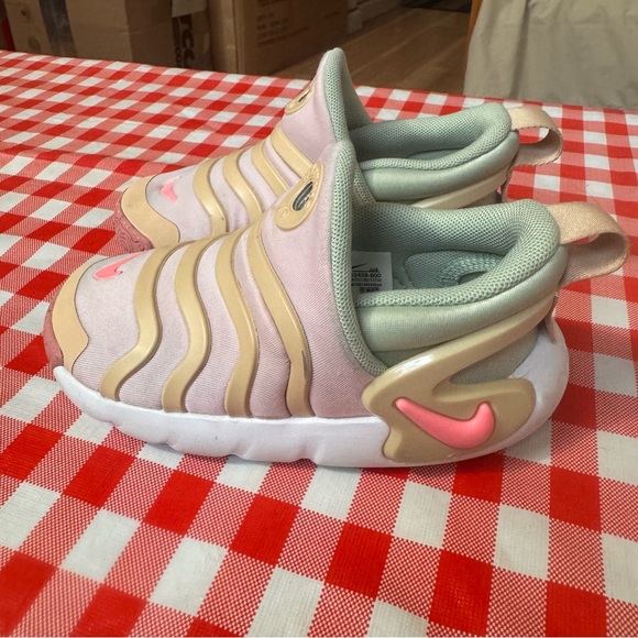 Nike Dynamo Go Low " Pink Foam Sesame" toddlers size 9C - Picture 8 of 12
